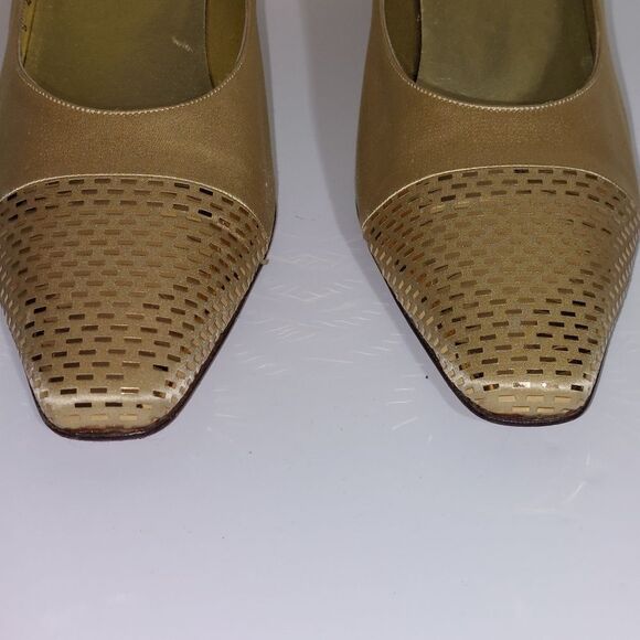 St. John Gold Satin Sequin Studded Toe Cap Heel Pumps Made in Italy Vintage SZ 8 - Picture 4 of 11